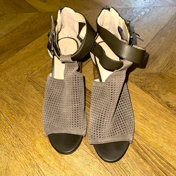 Marc Fisher tan lmt vixen cutout sandals block heels size 9 nwot - Picture 1 of 7